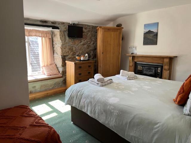 The Fountain Inn Madron Extérieur photo